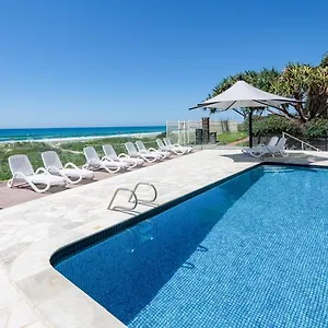 beachfront-viscount.queenslandhotels.net/